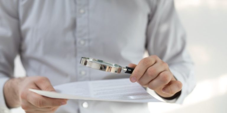 Подделка документов, продажа c ненастоящей доверенностью, фальшивые деньги: «подводные камни» покупки жилья на вторичном рынке