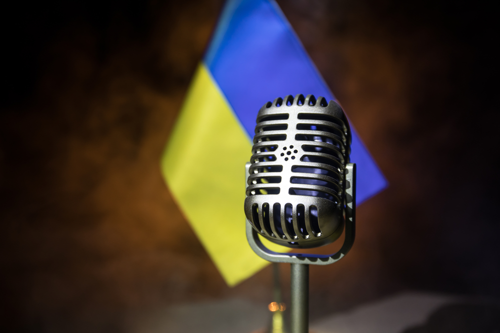 Слухай рідне за кермом: плейлисти з музикою від українських інфлуенсерів