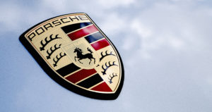 Емблема автомобіля Porsche | Блог OLX