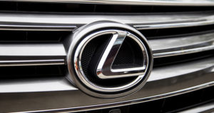 Емблема автомобіля Lexus | Блог OLX