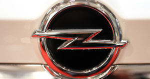 Емблема автомобіля Opel | Блог OLX
