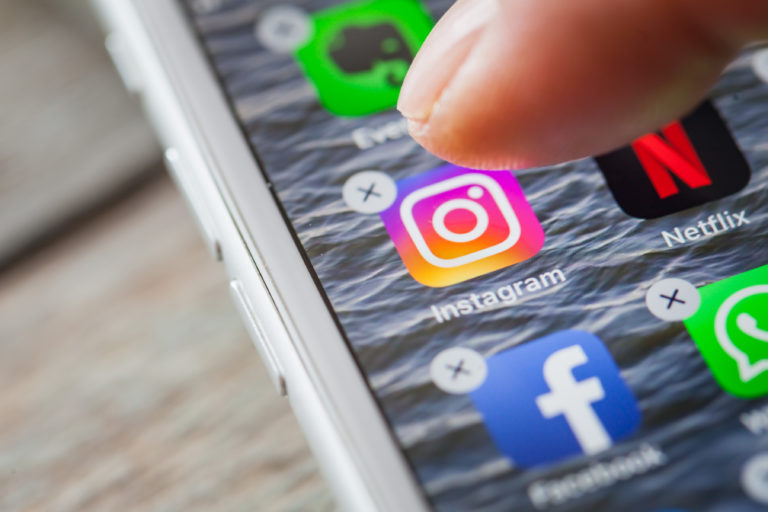 Заблокировать нельзя оставить: как удалить страницу в Instagram