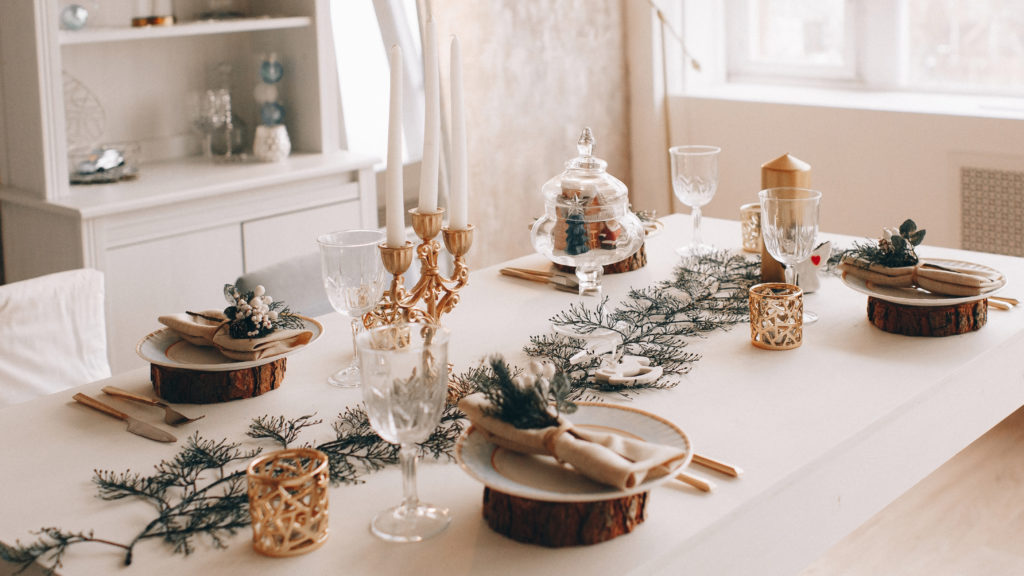 Як сервірувати стіл та чим пригощати Чорного Кролика в новорічну ніч | Блог OLX