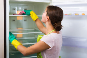 Усуваємо причини неприємного запаху в холодильнику | Блог OLX