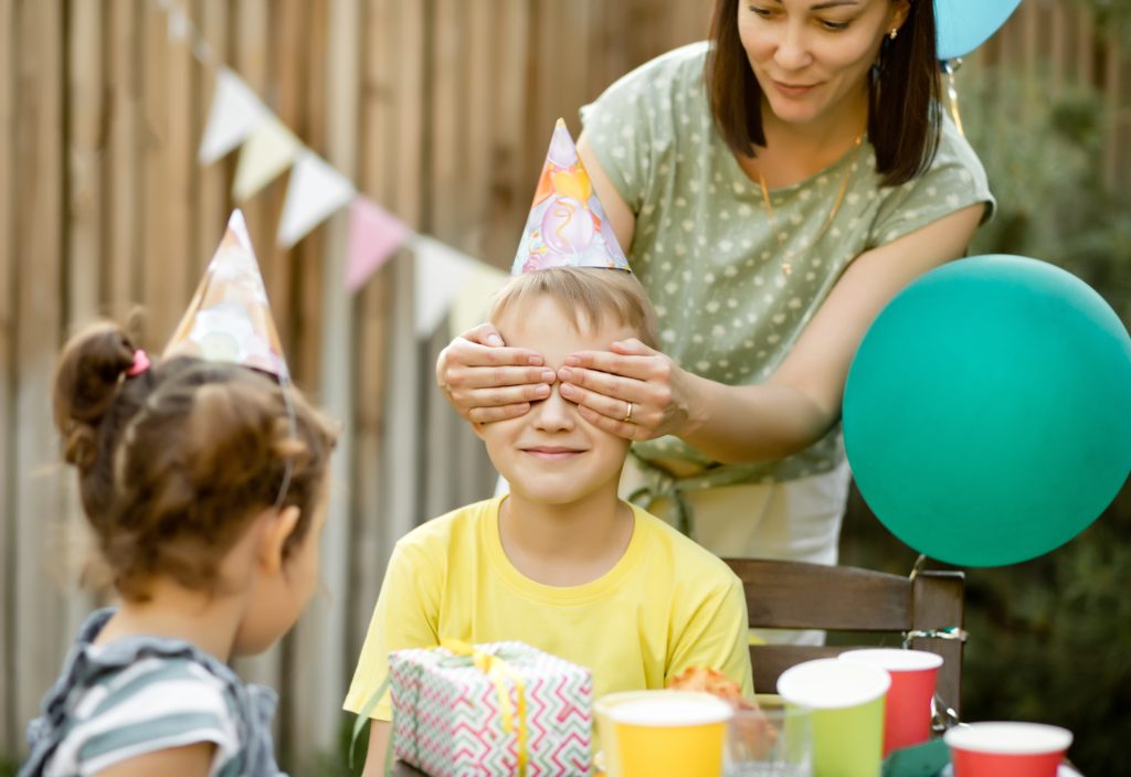 Що подарувати дитині на День народження 10 років: найцікавіші ідеї | Блог OLX