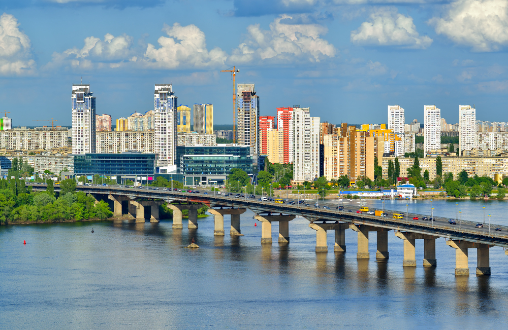 Безпека та сучасна інфраструктура: що потрібно українцям для комфортного життя у своєму місті