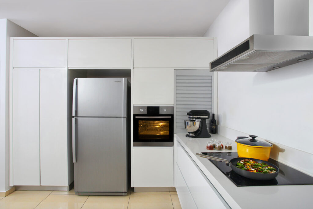 Чому гріється холодильник: найпоширеніші причини | Блог OLX