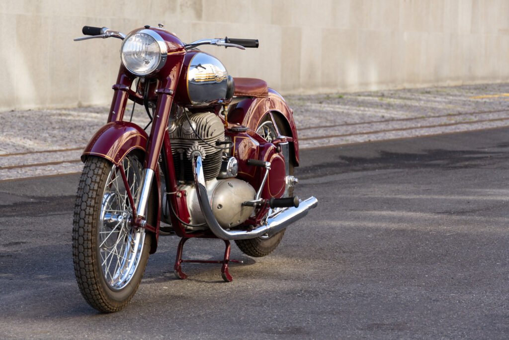 Весь модельний ряд мотоциклів Ява: історія легенди | Блог OLX