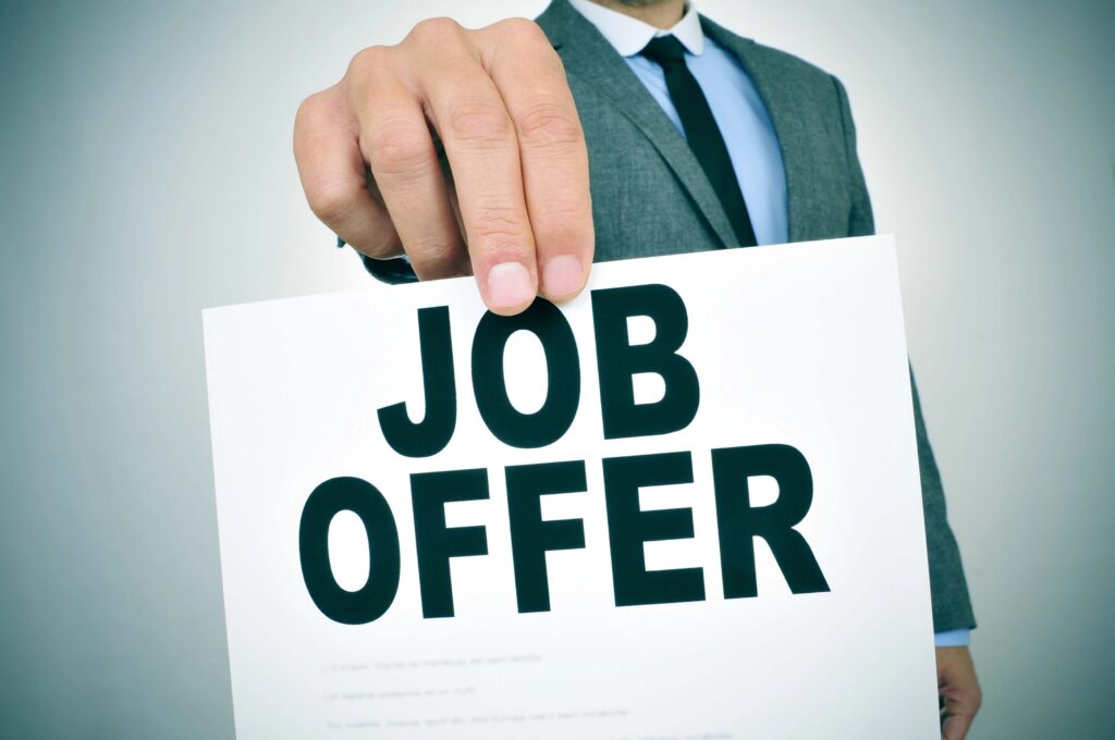 Job offer: що має бути в пропозиції про роботу та як її оцінити